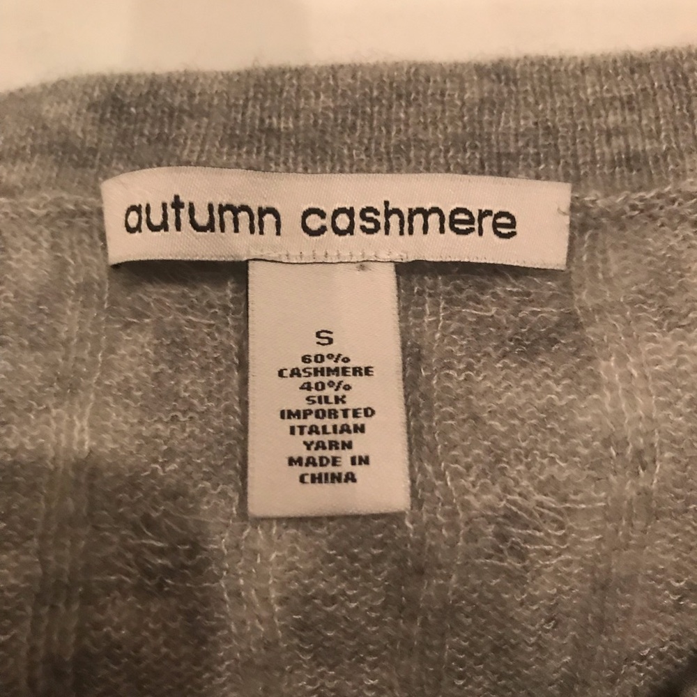 Women’s cashmere sweater. Gray.